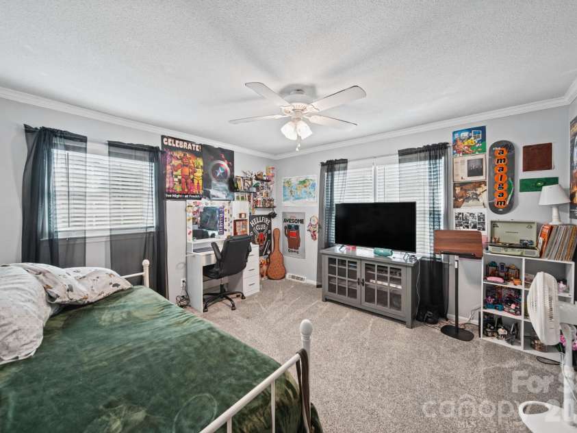3152 Erskine Drive, Gastonia, NC 28054.  MLS# CAR4435462, YatesRealty ID 57152. 