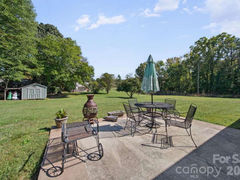 3152 Erskine Drive, Gastonia, NC 28054.  MLS# CAR4435462, YatesRealty ID 57152. 
