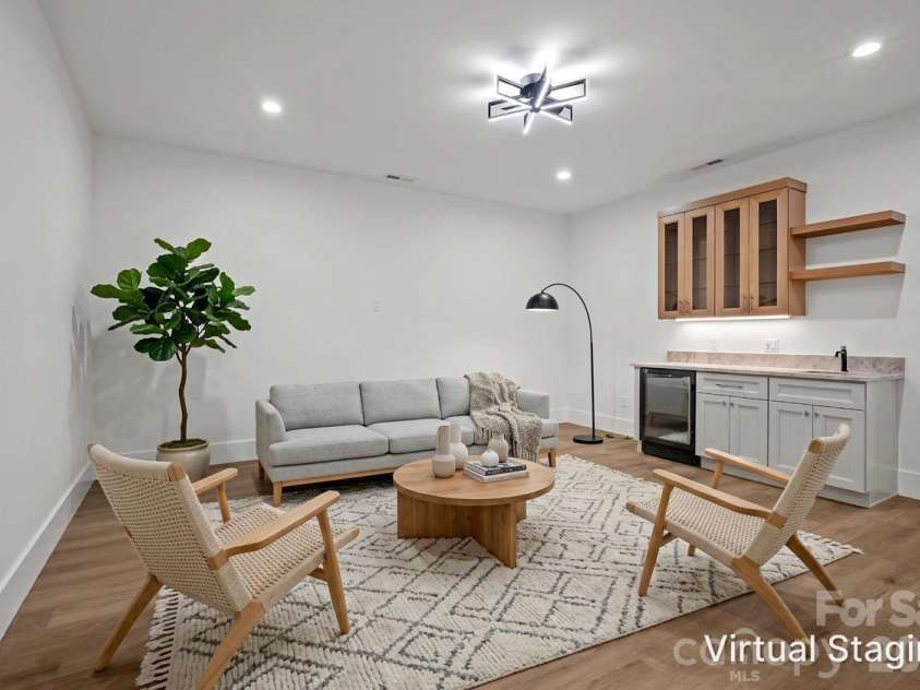21 Poplar Run Circle, Asheville, NC 28804.  MLS# CAR4434174, YatesRealty ID 57153. Virtually Staged