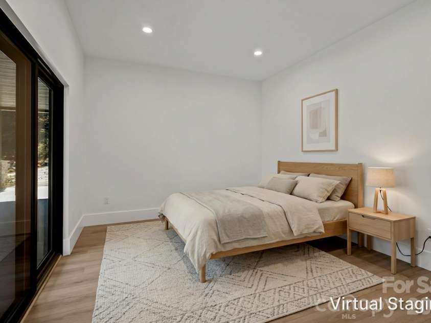 21 Poplar Run Circle, Asheville, NC 28804.  MLS# CAR4434174, YatesRealty ID 57153. Virtually Staged