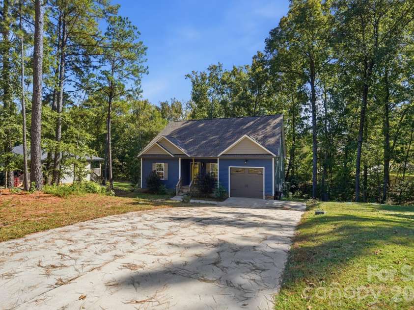 1534 Hathaway Drive, Rock Hill, SC 29730.  MLS# CAR4432448, YatesRealty ID 57155. 