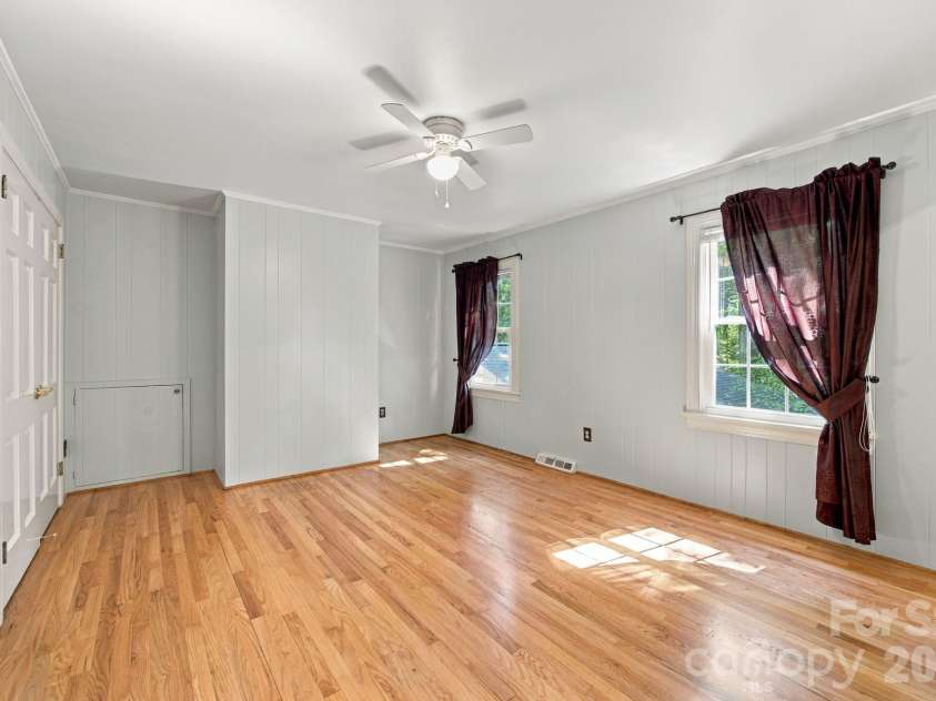 227 Camelot Drive, Salisbury, NC 28144.  MLS# CAR4435486, YatesRealty ID 57157. 
