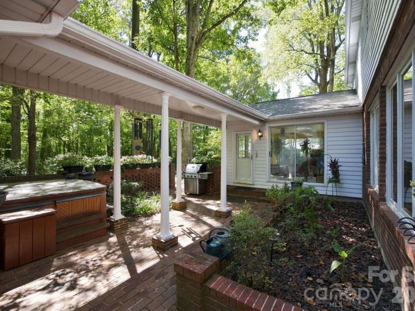 227 Camelot Drive, Salisbury, NC 28144.  MLS# CAR4435486, YatesRealty ID 57157. 