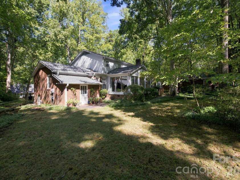 227 Camelot Drive, Salisbury, NC 28144.  MLS# CAR4435486, YatesRealty ID 57157. 