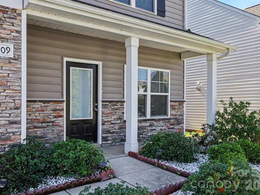 1109 Pecan Ridge Road, Fort Mill, SC 29715.  MLS# CAR4429147, YatesRealty ID 57158. 