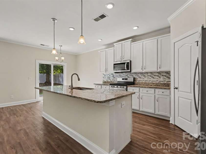 1109 Pecan Ridge Road, Fort Mill, SC 29715.  MLS# CAR4429147, YatesRealty ID 57158. 