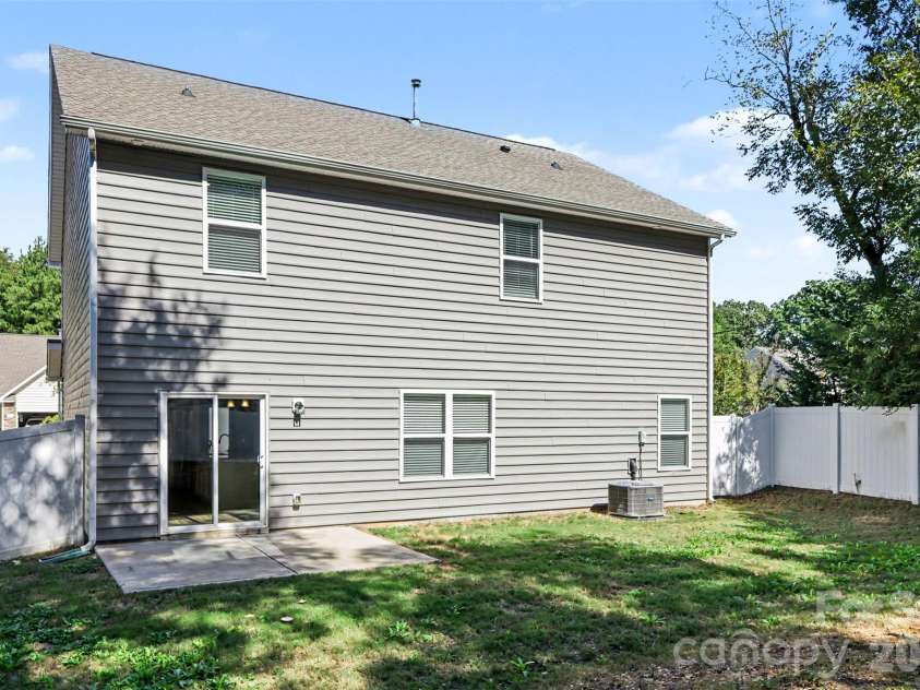 1109 Pecan Ridge Road, Fort Mill, SC 29715.  MLS# CAR4429147, YatesRealty ID 57158. 