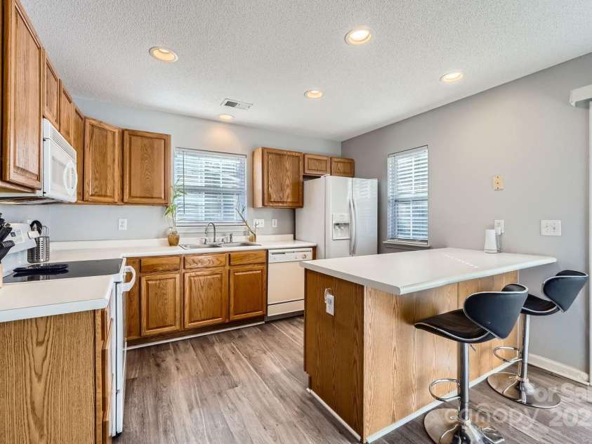 7871 Petrea Lane, Charlotte, NC 28227.  MLS# CAR4218014, YatesRealty ID 5716. 