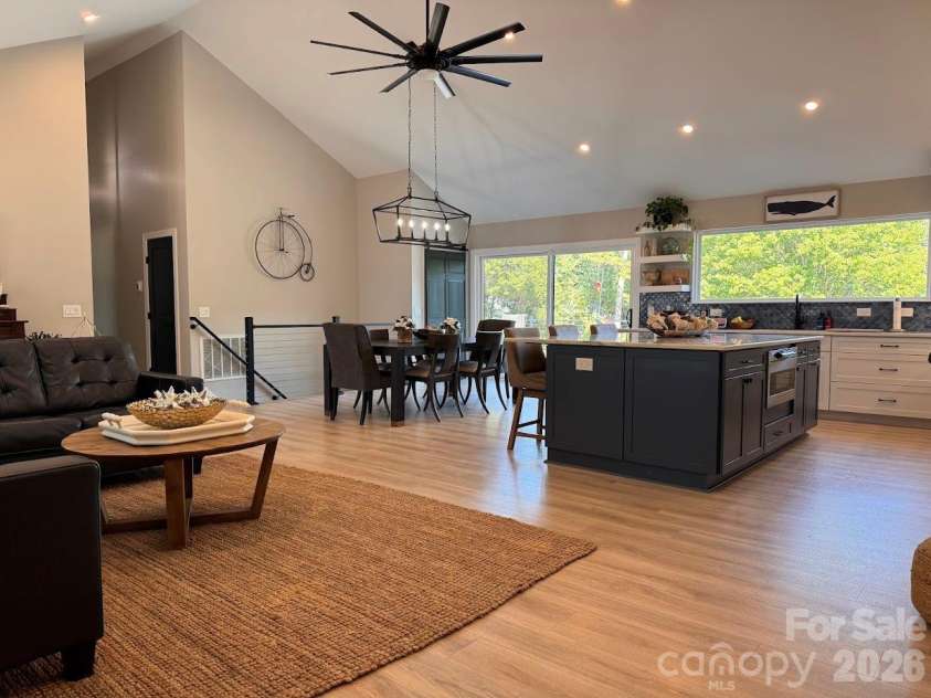 15800 Henry Lane, Huntersville, NC 28078.  MLS# CAR4432159, YatesRealty ID 57160. 