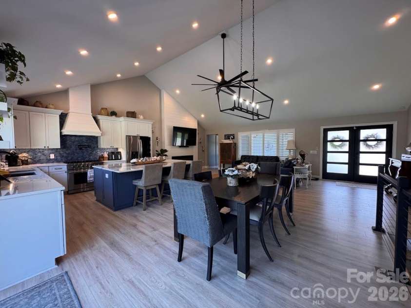 15800 Henry Lane, Huntersville, NC 28078.  MLS# CAR4432159, YatesRealty ID 57160. 
