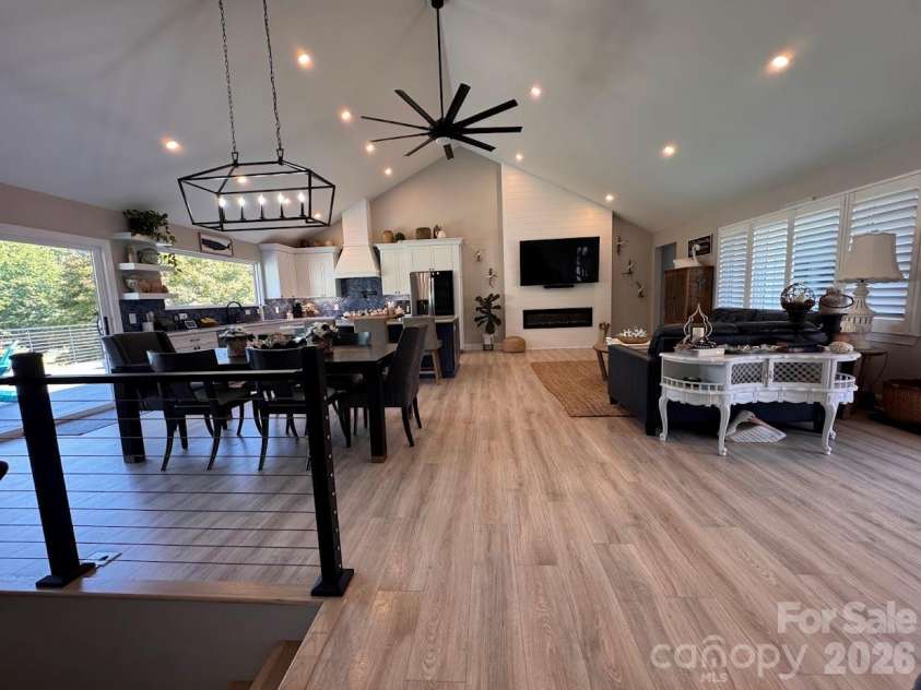 15800 Henry Lane, Huntersville, NC 28078.  MLS# CAR4432159, YatesRealty ID 57160. 