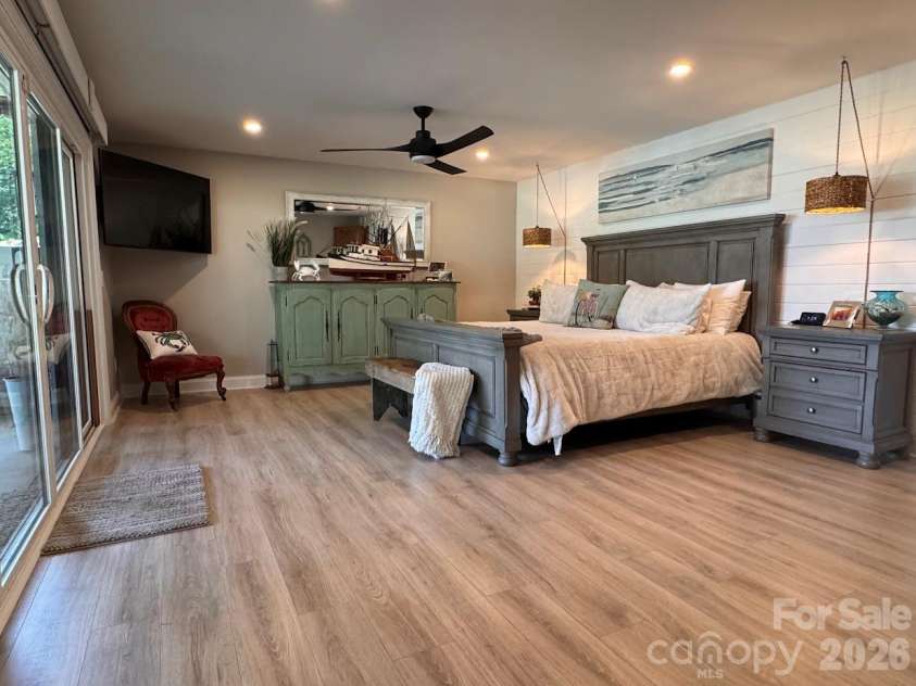 15800 Henry Lane, Huntersville, NC 28078.  MLS# CAR4432159, YatesRealty ID 57160. 