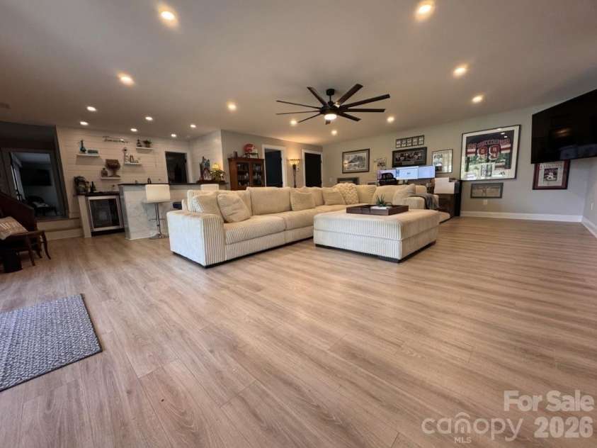 15800 Henry Lane, Huntersville, NC 28078.  MLS# CAR4432159, YatesRealty ID 57160. 