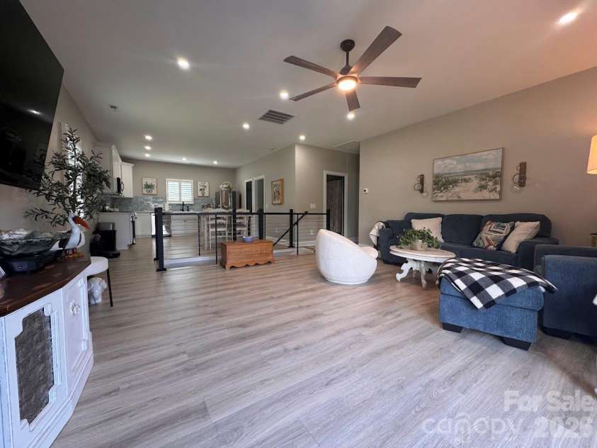 15800 Henry Lane, Huntersville, NC 28078.  MLS# CAR4432159, YatesRealty ID 57160. 