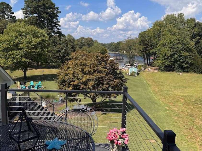 15800 Henry Lane, Huntersville, NC 28078.  MLS# CAR4432159, YatesRealty ID 57160. 