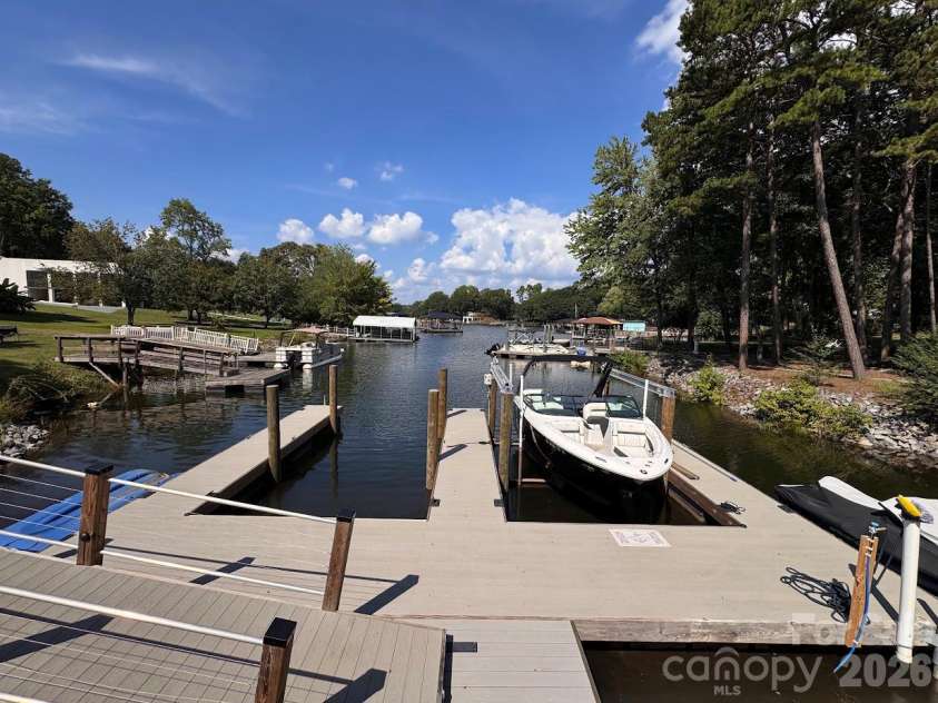 15800 Henry Lane, Huntersville, NC 28078.  MLS# CAR4432159, YatesRealty ID 57160. 
