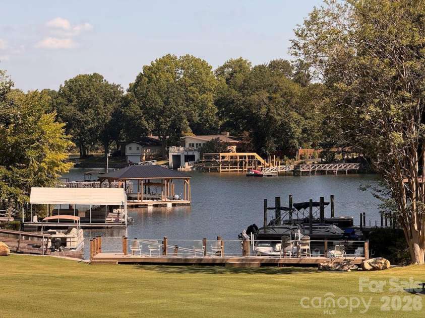 15800 Henry Lane, Huntersville, NC 28078.  MLS# CAR4432159, YatesRealty ID 57160. 