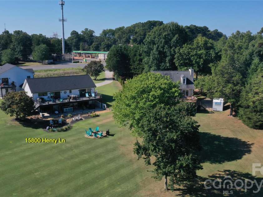 15800 Henry Lane, Huntersville, NC 28078.  MLS# CAR4432159, YatesRealty ID 57160. 