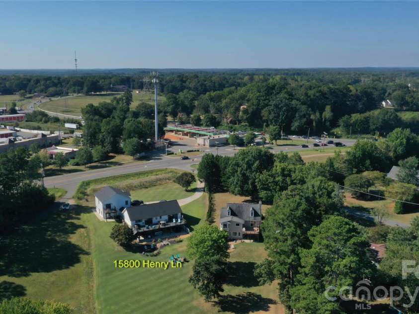 15800 Henry Lane, Huntersville, NC 28078.  MLS# CAR4432159, YatesRealty ID 57160. 
