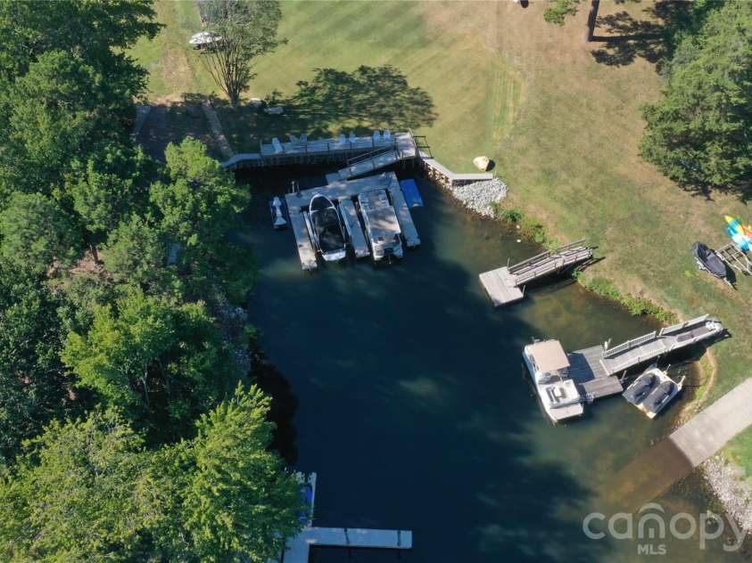 15800 Henry Lane, Huntersville, NC 28078.  MLS# CAR4432159, YatesRealty ID 57160. Dock