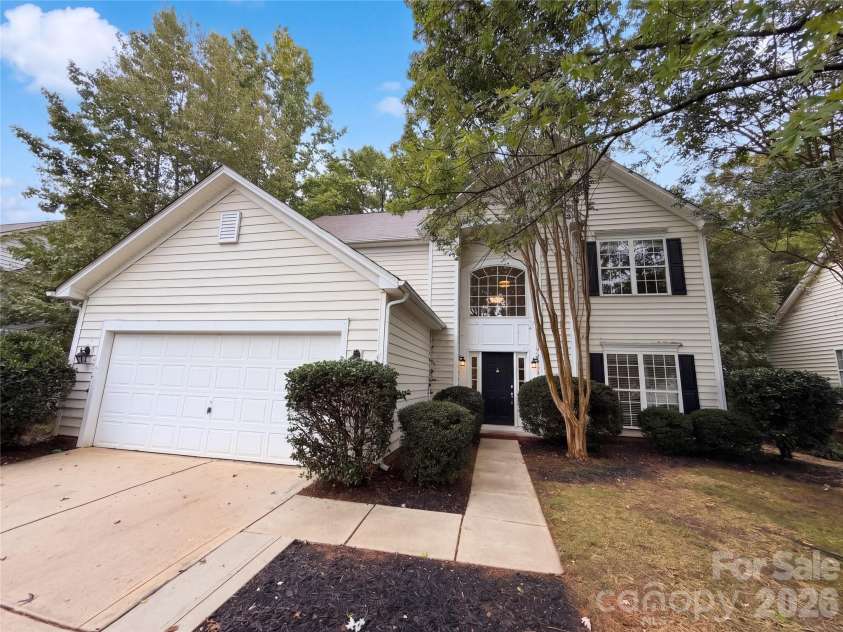 9339 Autumn Applause Drive, Charlotte, NC 28277.  MLS# CAR4435503, YatesRealty ID 57161. 