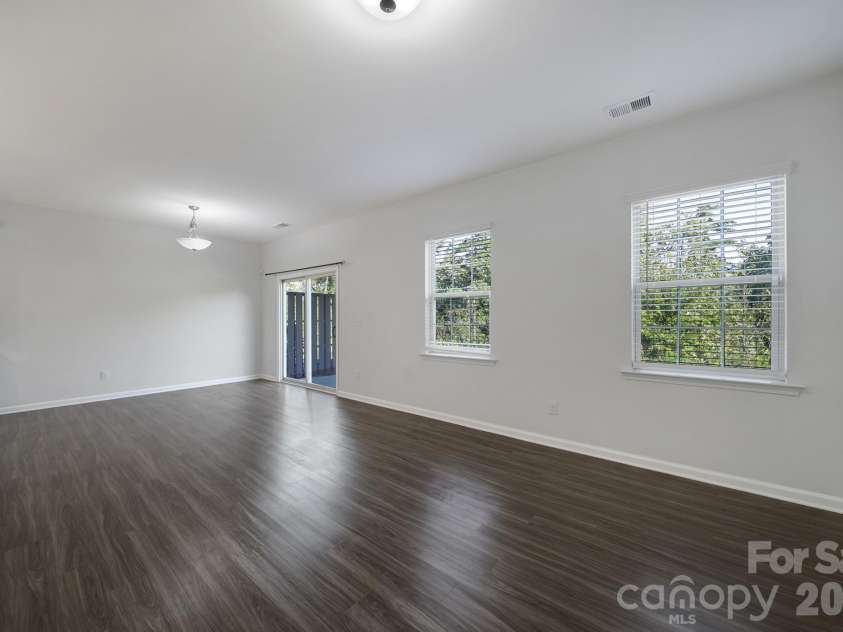 620 Amber Meadows Way, Tega Cay, SC 29708.  MLS# CAR4434999, YatesRealty ID 57162. 