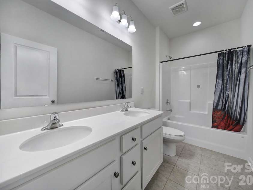 620 Amber Meadows Way, Tega Cay, SC 29708.  MLS# CAR4434999, YatesRealty ID 57162. 