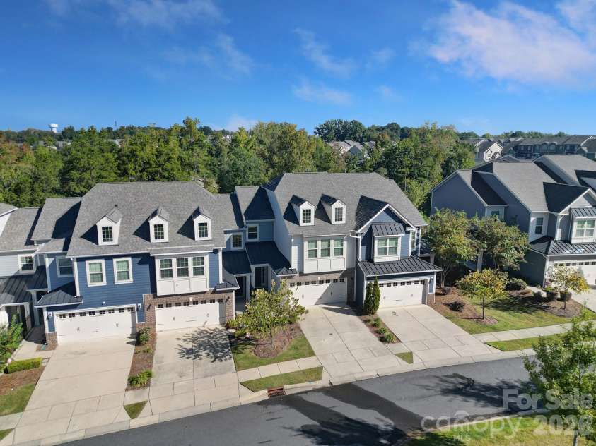 620 Amber Meadows Way, Tega Cay, SC 29708.  MLS# CAR4434999, YatesRealty ID 57162. 