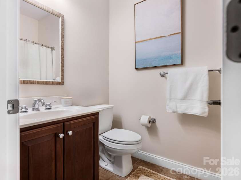 9200 Skipaway Drive, Waxhaw, NC 28173.  MLS# CAR4398254, YatesRealty ID 57165. Full Bathroom