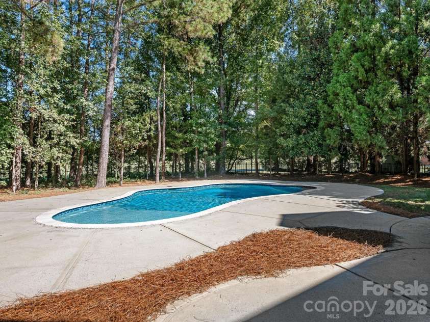 9200 Skipaway Drive, Waxhaw, NC 28173.  MLS# CAR4398254, YatesRealty ID 57165. Pool & Back Yard