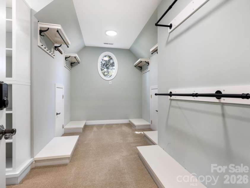 9200 Skipaway Drive, Waxhaw, NC 28173.  MLS# CAR4398254, YatesRealty ID 57165. Primary Closet