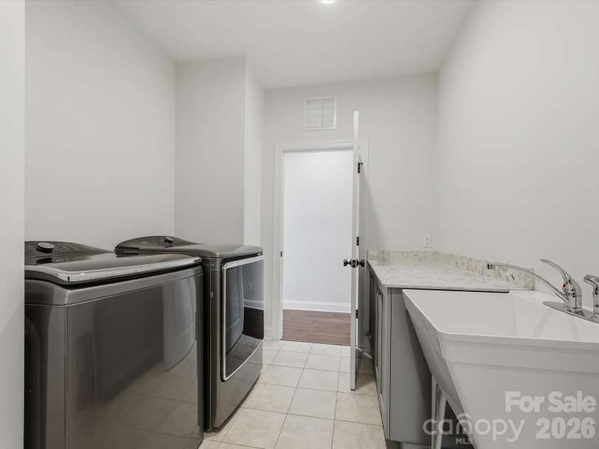 13513 Old Store Road, Huntersville, NC 28078.  MLS# CAR4435065, YatesRealty ID 57168. 