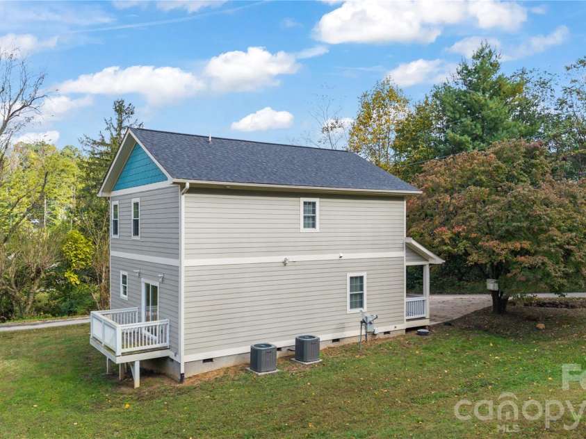240 Old Farm School Road, Asheville, NC 28805.  MLS# CAR4433843, YatesRealty ID 57169. 
