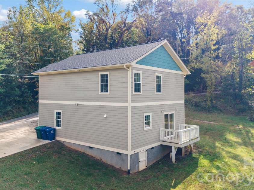 240 Old Farm School Road, Asheville, NC 28805.  MLS# CAR4433843, YatesRealty ID 57169. 