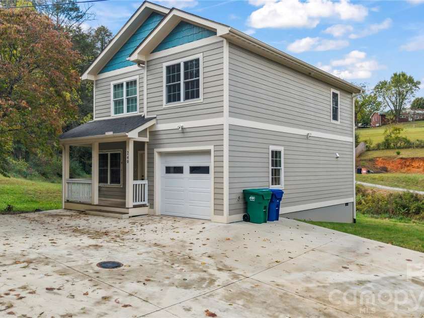 240 Old Farm School Road, Asheville, NC 28805.  MLS# CAR4433843, YatesRealty ID 57169. 
