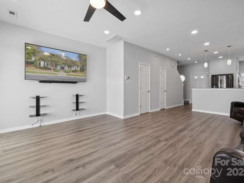 4211 Center Place Drive, Harrisburg, NC 28075.  MLS# CAR4277527, YatesRealty ID 5717. Great room