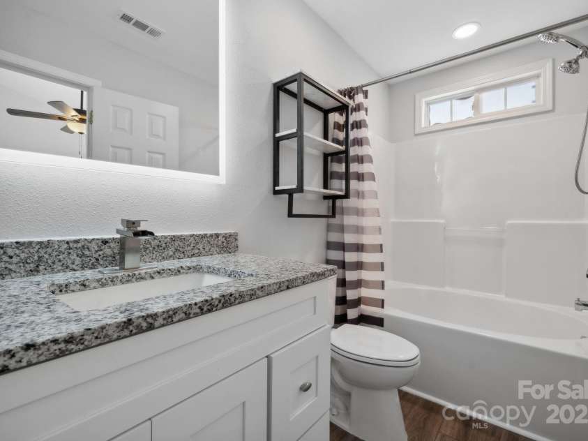 4211 Center Place Drive, Harrisburg, NC 28075.  MLS# CAR4277527, YatesRealty ID 5717. Second bath