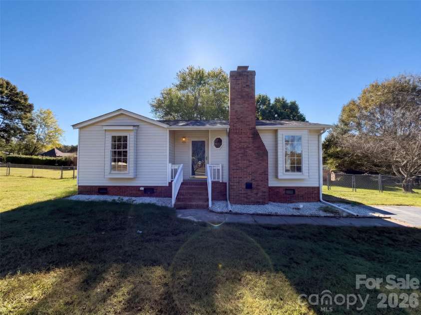 1815 Gray Bark Drive, Gastonia, NC 28054.  MLS# CAR4434411, YatesRealty ID 57173. 