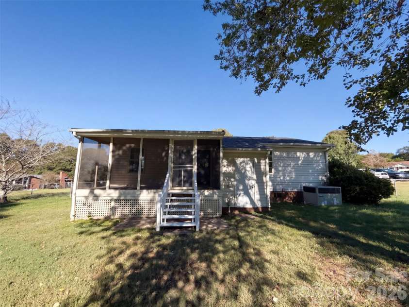 1815 Gray Bark Drive, Gastonia, NC 28054.  MLS# CAR4434411, YatesRealty ID 57173. 