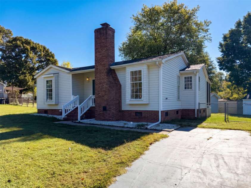 1815 Gray Bark Drive, Gastonia, NC 28054.  MLS# CAR4434411, YatesRealty ID 57173. 