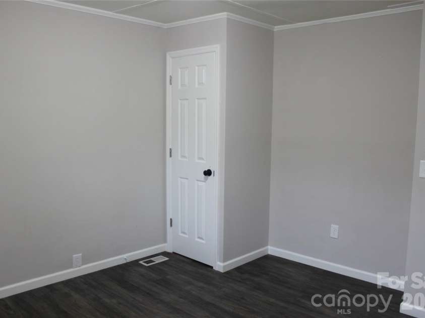 194 Crescent Drive, Forest City, NC 28043.  MLS# CAR4434498, YatesRealty ID 57174. 