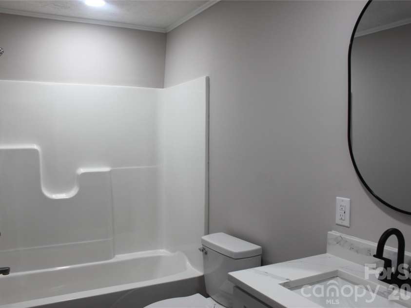194 Crescent Drive, Forest City, NC 28043.  MLS# CAR4434498, YatesRealty ID 57174. 