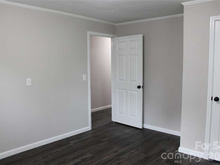 194 Crescent Drive, Forest City, NC 28043.  MLS# CAR4434498, YatesRealty ID 57174. 