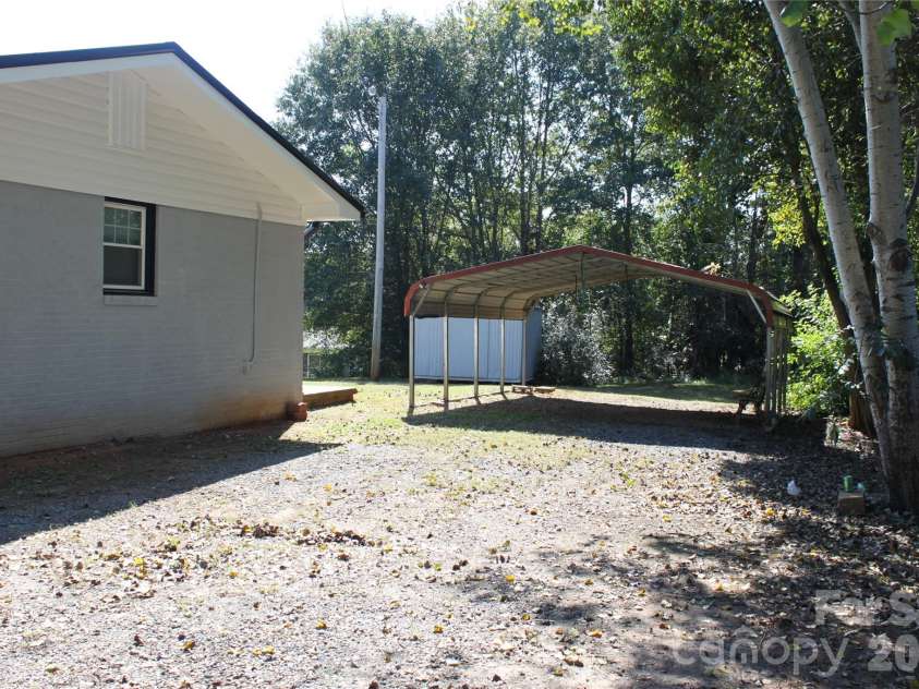 194 Crescent Drive, Forest City, NC 28043.  MLS# CAR4434498, YatesRealty ID 57174. 