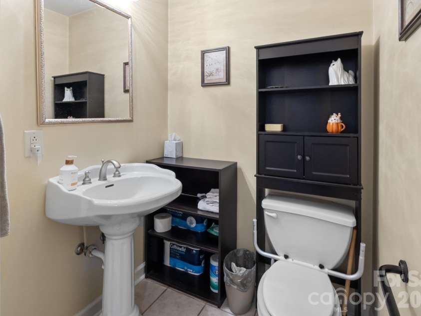 1172 Deer Run Road, Chester, SC 29706.  MLS# CAR4434930, YatesRealty ID 57175. 