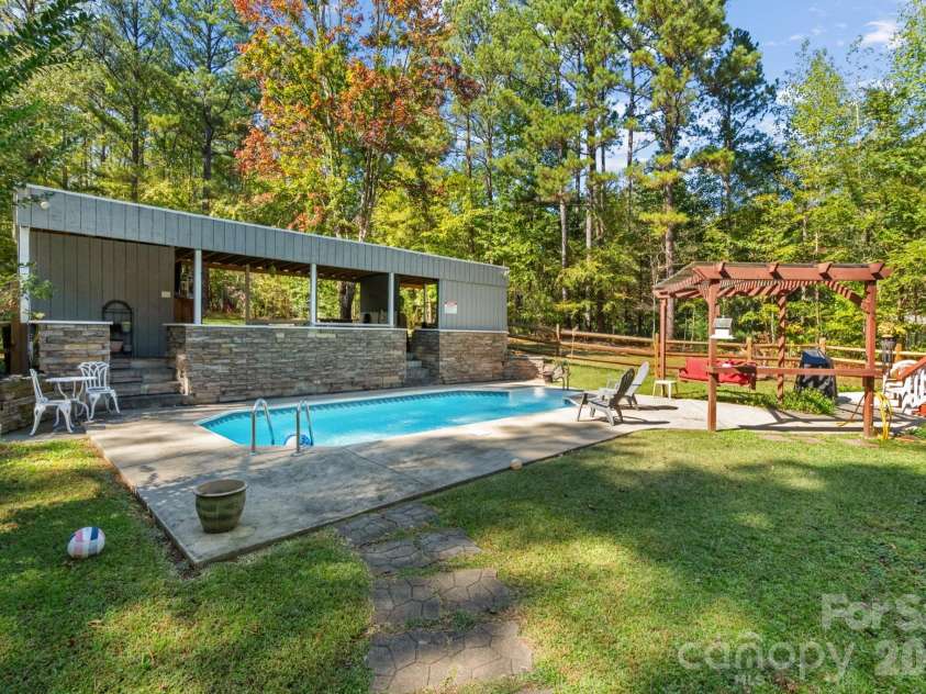 1172 Deer Run Road, Chester, SC 29706.  MLS# CAR4434930, YatesRealty ID 57175. 
