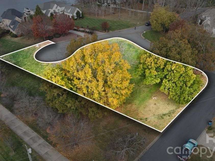 104 Hickory Hill Road, Mooresville, NC 28117.  MLS# CAR4434468, YatesRealty ID 57178. 
