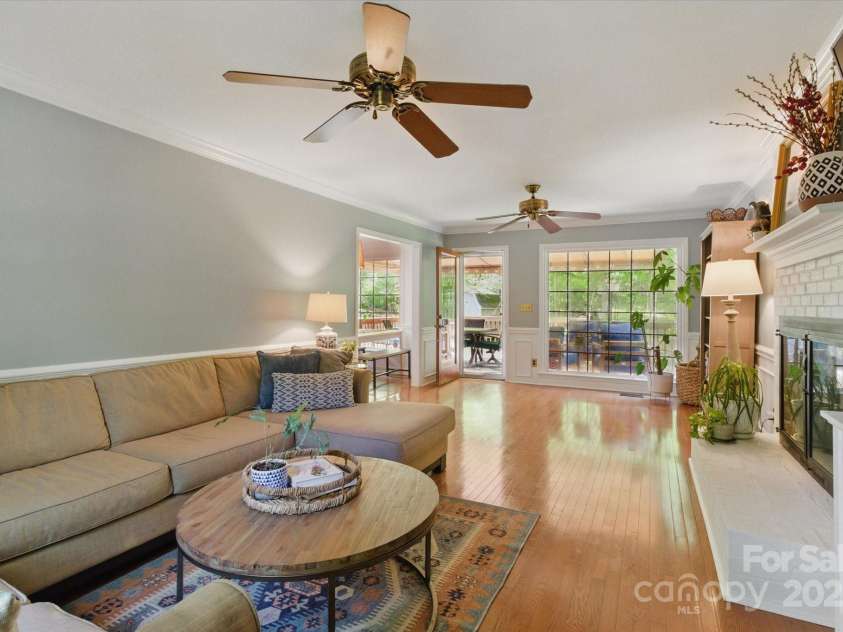 7514 Pewter Lane, Charlotte, NC 28270.  MLS# CAR4244658, YatesRealty ID 5718. The bay window provides beautiful lighting. An additional sitting area can be added as well by the large window.