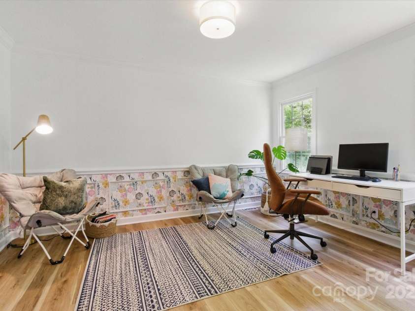 7514 Pewter Lane, Charlotte, NC 28270.  MLS# CAR4244658, YatesRealty ID 5718. The large bright dining room is very versatile and bright.