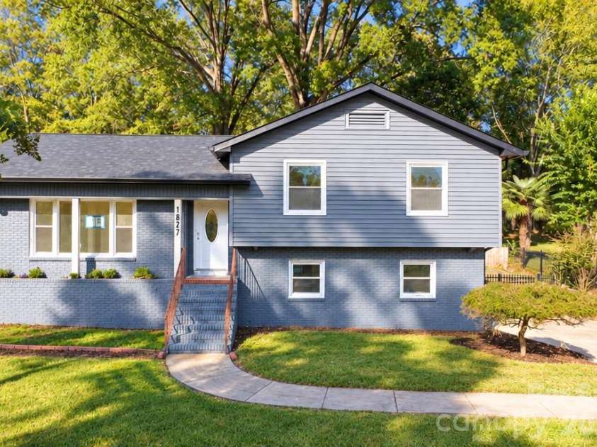 1827 Edgewater Drive, Charlotte, NC 28210.  MLS# CAR4432389, YatesRealty ID 57182. 